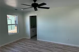 530 Lois Cir, Granbury, TX 76049 - Photo 15