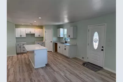 530 Lois Circle, Granbury, TX 76049 - Photo 11