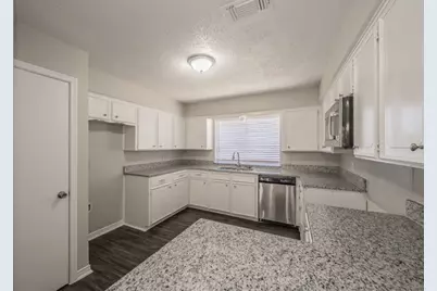 876 Dogwood Trail, Lancaster, TX 75146 - Photo 17