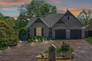 523 S Dallas St, Van Alstyne, TX 75495 - Photo 1