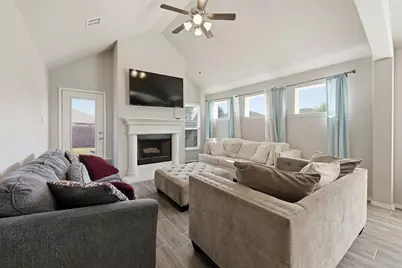 1204 Queens Brook Lane, Fort Worth, TX 76140 - Photo 3