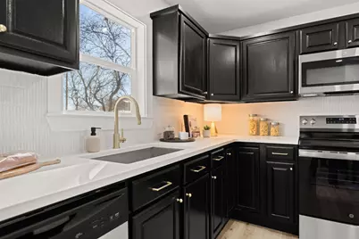 122 Brewster Street, Robinson, TX 76706 - Photo 13