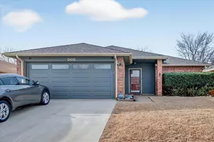 508 Valley Mills Dr, Arlington, TX 76018 - Photo 1