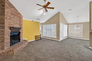 508 Valley Mills Dr, Arlington, TX 76018 - Photo 5