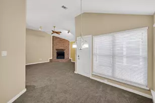 508 Valley Mills Dr, Arlington, TX 76018 - Photo 11