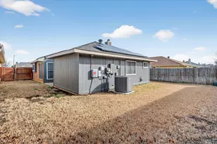 508 Valley Mills Dr, Arlington, TX 76018 - Photo 31