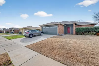 508 Valley Mills Drive, Arlington, TX 76018 - Photo 3