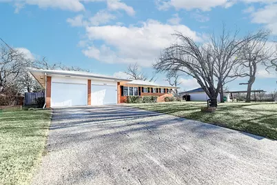 1403 Hulme Street, Bowie, TX 76230 - Photo 3