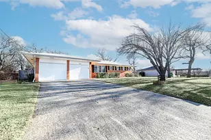 1403 Hulme St, Bowie, TX 76230 - Photo 3