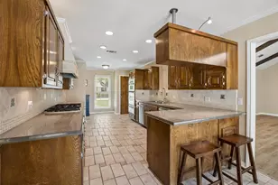 905 Bert Dr, Arlington, TX 76012 - Photo 13