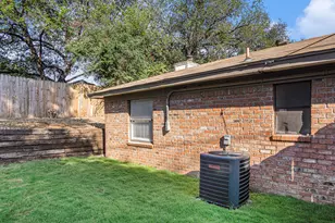 2107 Mistletoe Ave, Fort Worth, TX 76110 - Photo 23