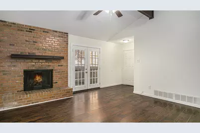 2107 Mistletoe Avenue, Fort Worth, TX 76110 - Photo 11