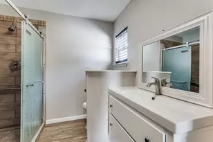 2505 Falls Dr, Dallas, TX 75211 - Photo 11