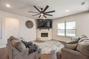 561 Randys Wy, Pilot Point, TX 76258 - Photo 13