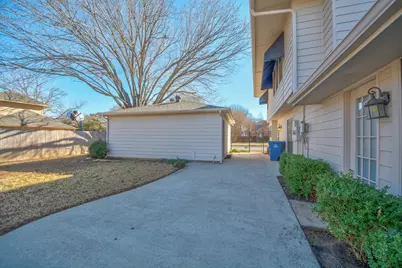 3402 Spring Willow Drive, Grapevine, TX 76051 - Photo 15