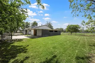 117 W Craven Ave, Lacy Lakeview, TX 76705 - Photo 23