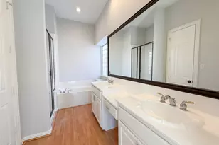 8112 Sycamore Dr, Irving, TX 75063 - Photo 17