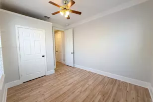 8112 Sycamore Dr, Irving, TX 75063 - Photo 21