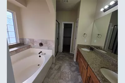 1522 Avenue E, Grand Prairie, TX 75051 - Photo 19