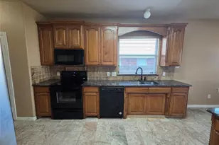 1522 Avenue E, Grand Prairie, TX 75051 - Photo 13