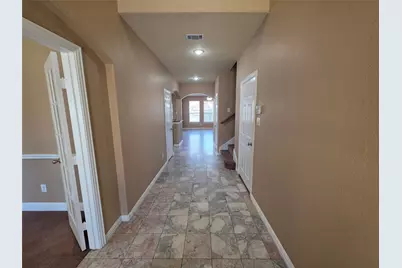 1522 Avenue E, Grand Prairie, TX 75051 - Photo 3