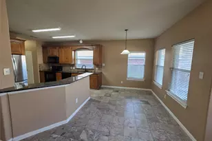 1522 Avenue E, Grand Prairie, TX 75051 - Photo 9