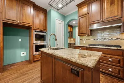 1902 Melbourne Drive, Pantego, TX 76013 - Photo 13