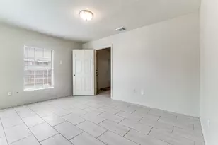 7909 Wanebe Dr, Dallas, TX 75235 - Photo 5