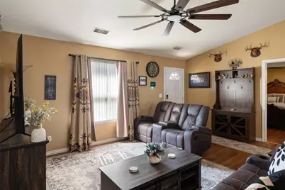 924 Guam Street, Tool, TX 75143 - Photo 7