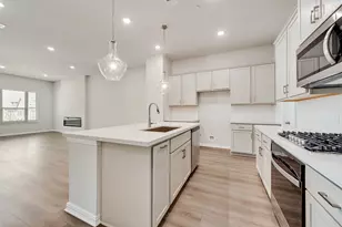 8199 Challenger Ln, Frisco, TX 75034 - Photo 3