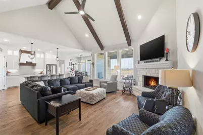 219 Columbia Court, Springtown, TX 76082 - Photo 11