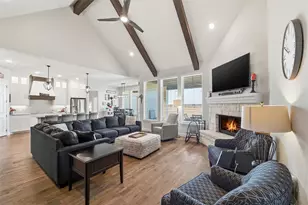 219 Columbia Ct, Springtown, TX 76082 - Photo 11