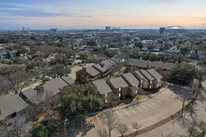 1909 Cloisters Drive #1021, Arlington, TX 76011 - Photo 1