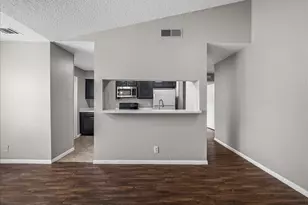 1909 Cloisters Dr, Arlington, TX 76011 - Photo 11