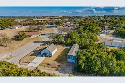 913 Bosque River Drive, Granbury, TX 76048 - Photo 37