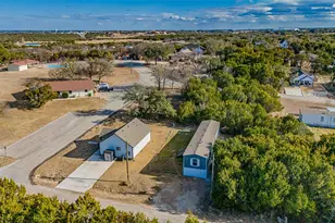 913 Bosque River Dr, Granbury, TX 76048 - Photo 37