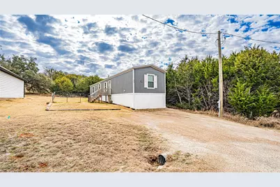 913 Bosque River Drive, Granbury, TX 76048 - Photo 5