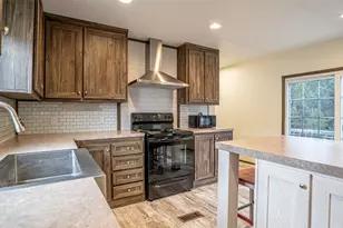 913 Bosque River Dr, Granbury, TX 76048 - Photo 13