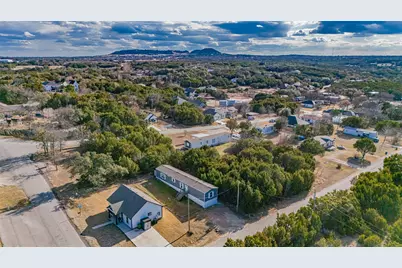 913 Bosque River Drive, Granbury, TX 76048 - Photo 35