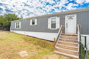 913 Bosque River Dr, Granbury, TX 76048 - Photo 9