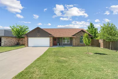 305 E 8th Street, Weatherford, TX 76086 - Photo 1