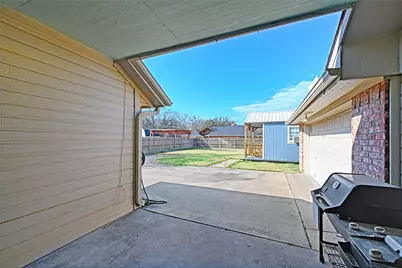 10508 Oak Creek Drive, Greenville, TX 75402 - Photo 31