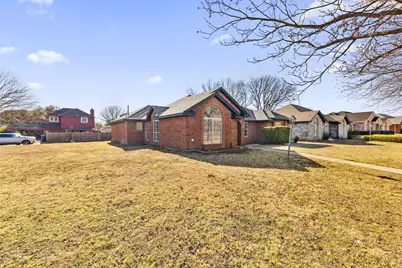 607 Rawlins Drive, Lancaster, TX 75146 - Photo 5