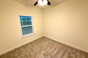 1124 S Hazelwood St, Sherman, TX 75090 - Photo 9