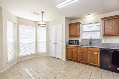 3511 Austin Street, Gainesville, TX 76240 - Photo 9