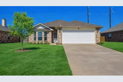 3511 Austin Street, Gainesville, TX 76240 - Photo 1