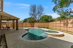 9515 Edith Ln, Dallas, TX 75220 - Photo 7