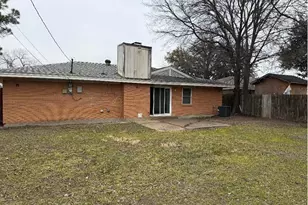 309 W Cober Dr, Grand Prairie, TX 75051 - Photo 11