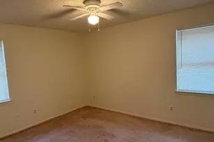 309 W Cober Dr, Grand Prairie, TX 75051 - Photo 7