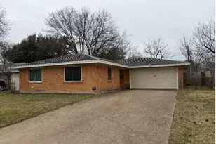 309 W Cober Dr, Grand Prairie, TX 75051 - Photo 1